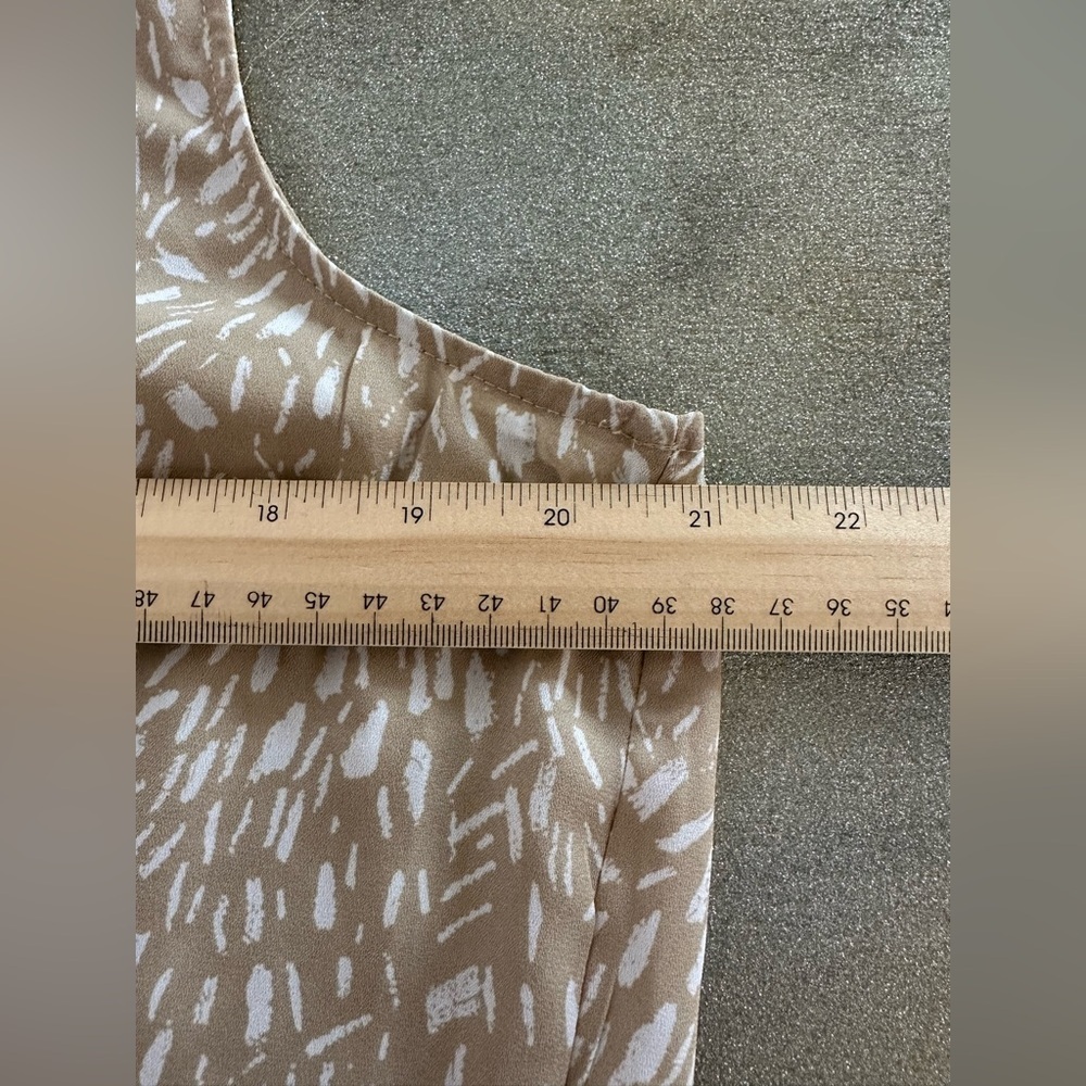 Covington Petite Beige Abstract Print Sleeveless Ruffle Front Blouse XL (1121) - Picture 12 of 14